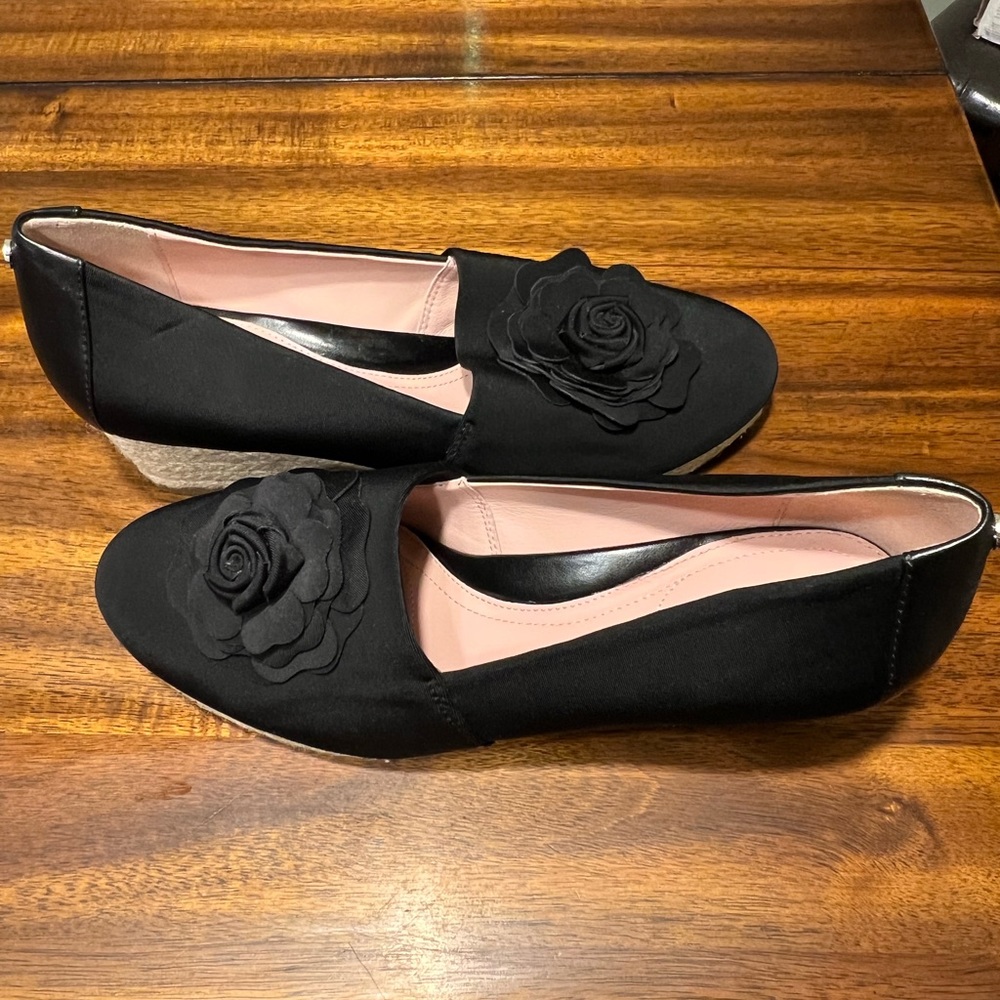 NWO Box Taryn Rose YNEZ shiny black Espadrilles